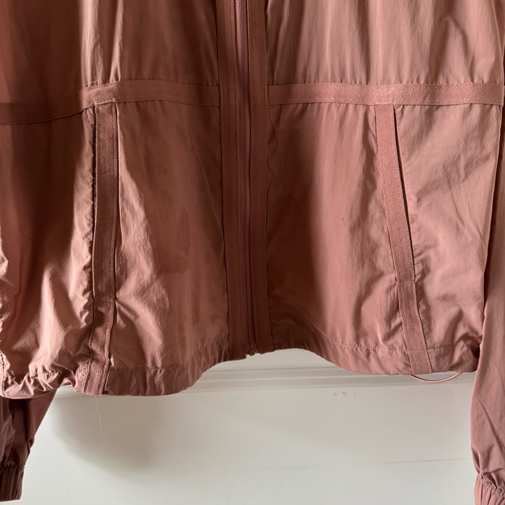 Lululemon nylon jacket - Picture 4 of 14